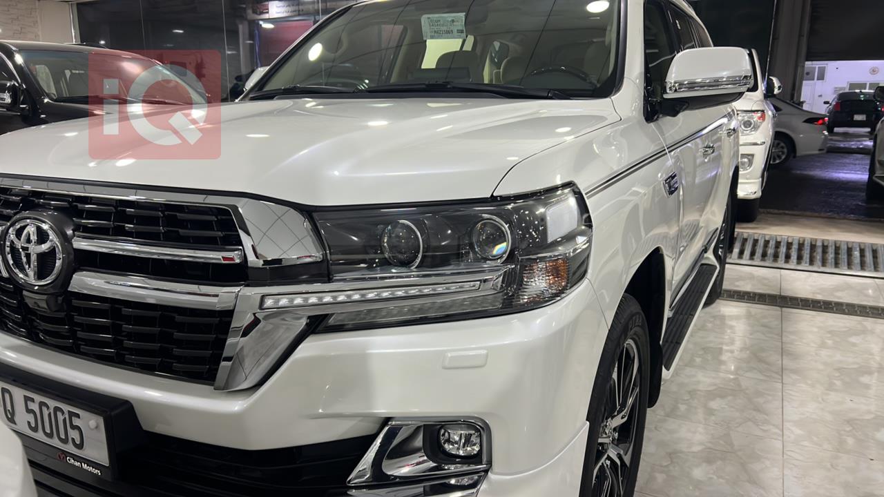 تويوتا لاندكروزر